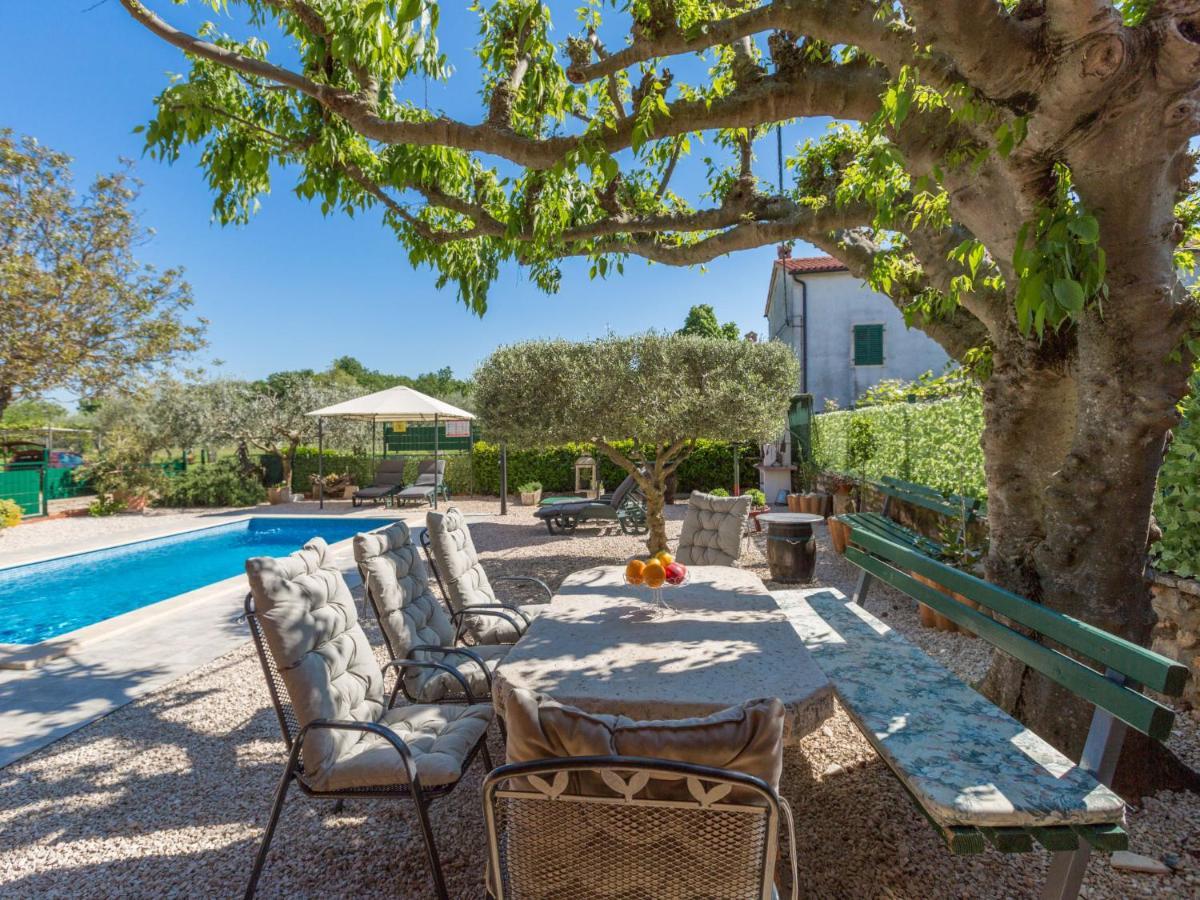 Holiday Home Villa Lucky By Interhome Brtonigla Exterior photo