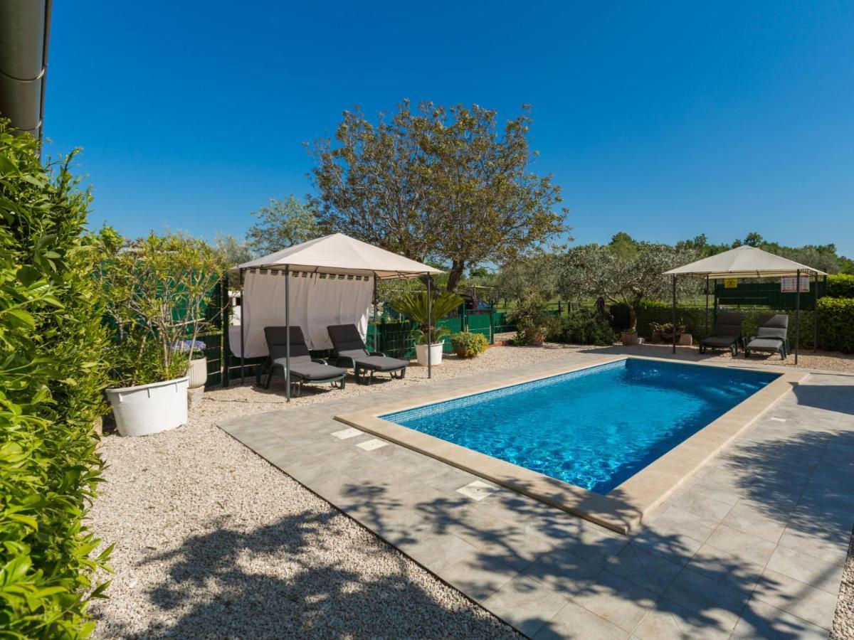 Holiday Home Villa Lucky By Interhome Brtonigla Exterior photo